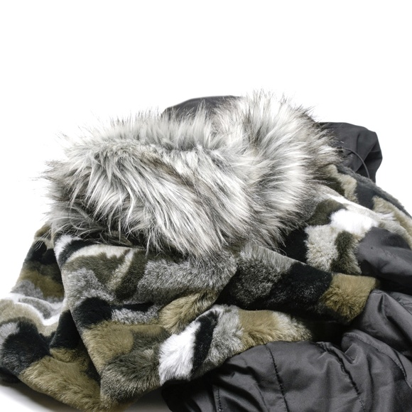 ADRIENNE LANDAU Reversible Faux Fur Coat (1X) - Picture 8 of 9